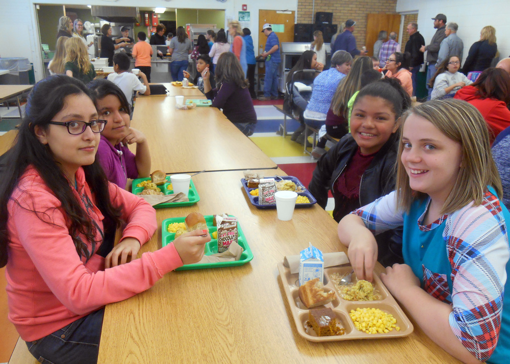 Thanksgiving Feast at Holyoke Elementary | Holyoke School District